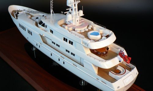 Custom Models - Royal Denship - Royal Denship 138 - Abordage