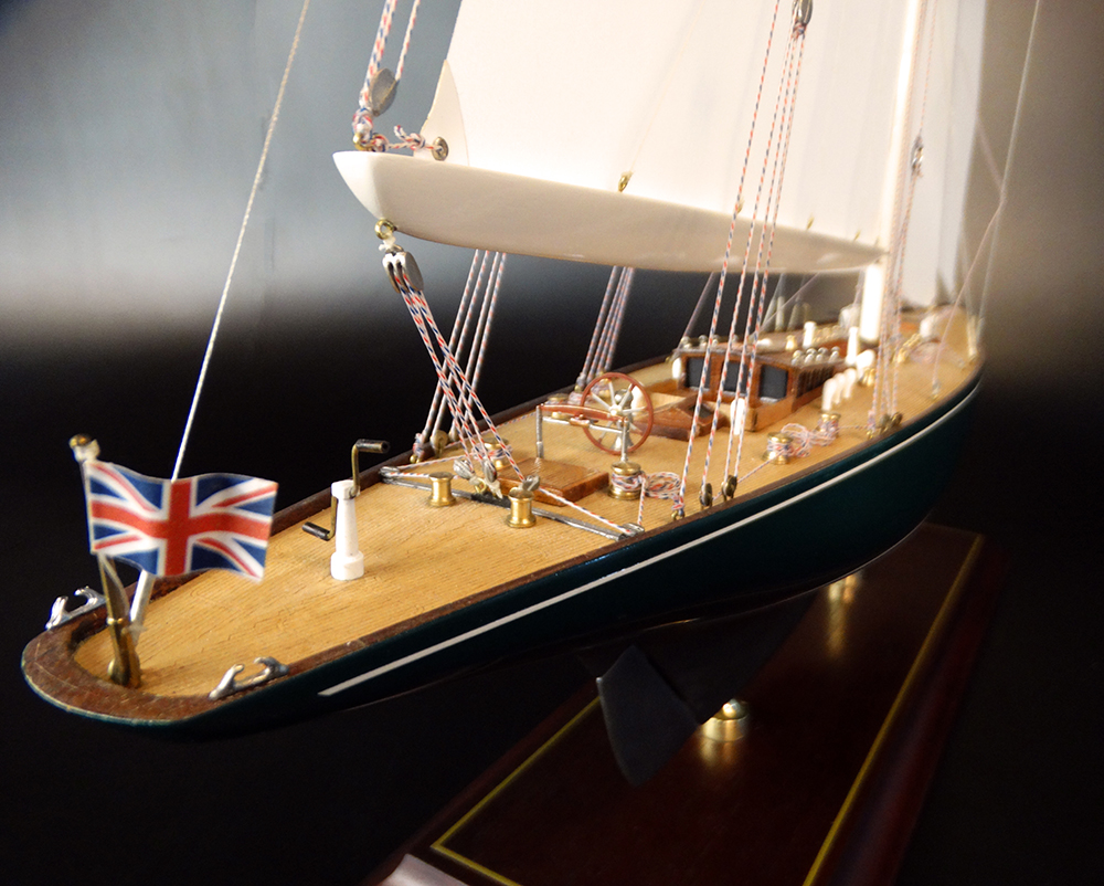 America's Cup Boats - - Shamrock V. 1930 - Abordage