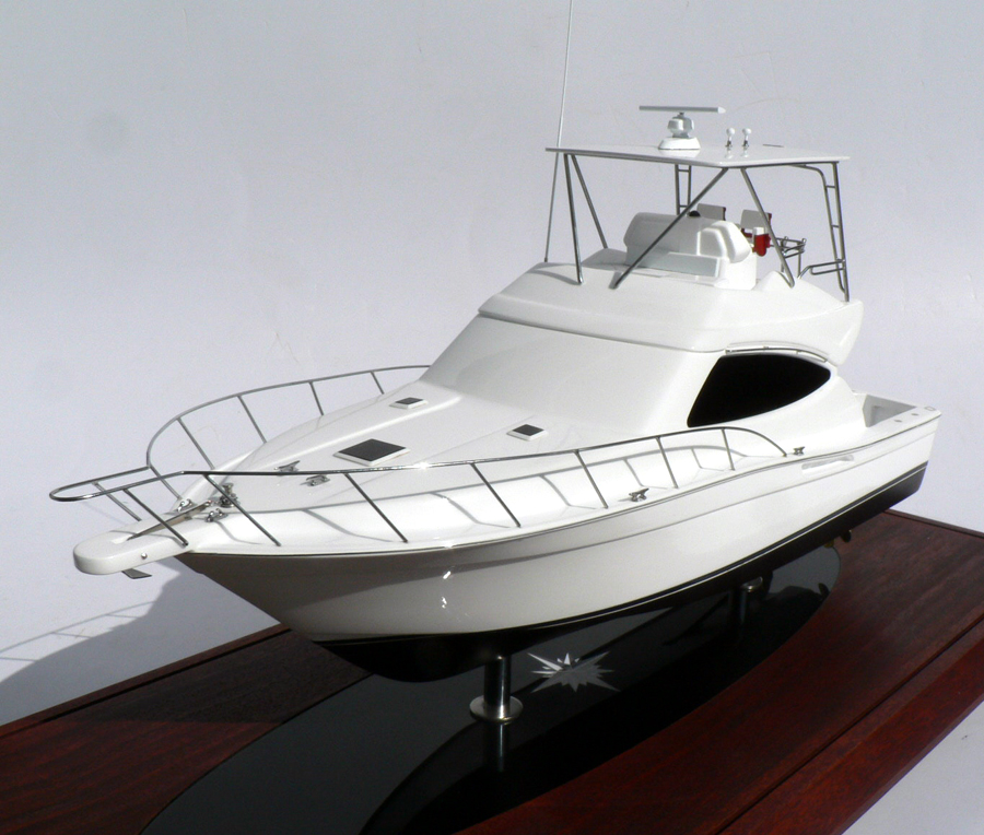 Custom Models - Bertram - Bertram 410 - Abordage