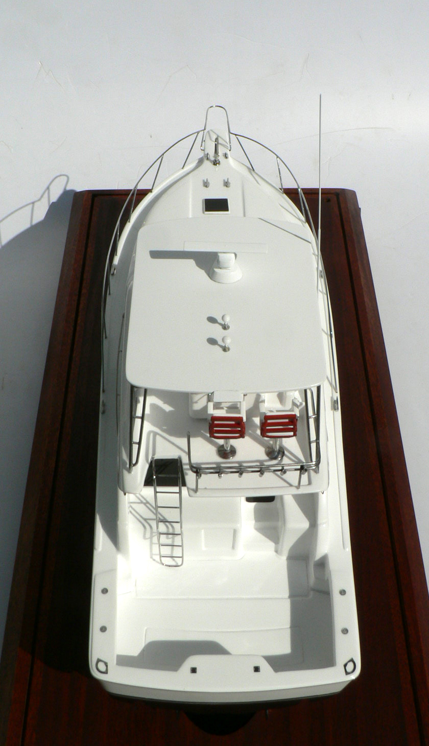 Custom Models - Bertram - Bertram 410 - Abordage