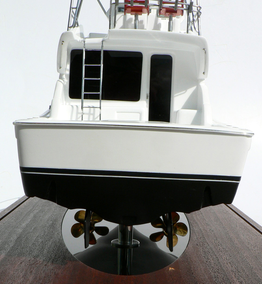 Custom Models - Bertram - Bertram 410 - Abordage