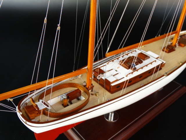 Classic Yachts - - Ticonderoga 1936 - Abordage