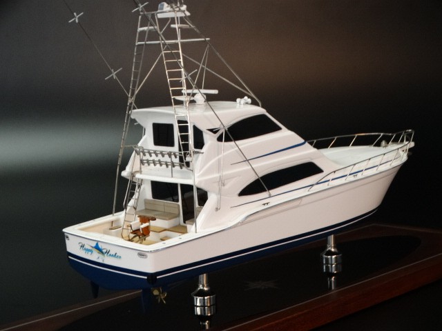 Custom Desk Models - Bertram - Bertram 630 custom model - Abordage