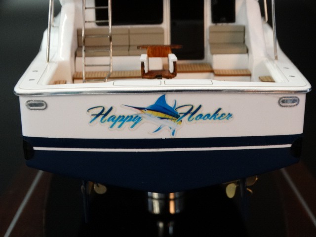 Custom Desk Models - Bertram - Bertram 630 custom model - Abordage