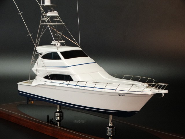 Custom Desk Models - Bertram - Bertram 630 custom model - Abordage