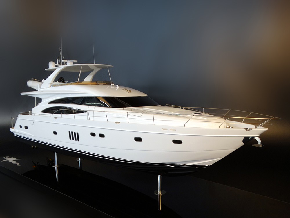 Custom Models - Viking Yachts - Viking Sport Cruiser 70 custom model - Abordage