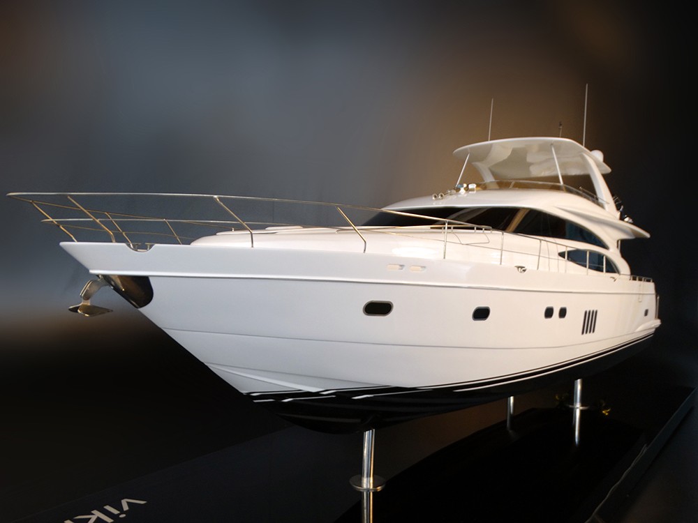Custom Models - Viking Yachts - Viking Sport Cruiser 70 custom model - Abordage