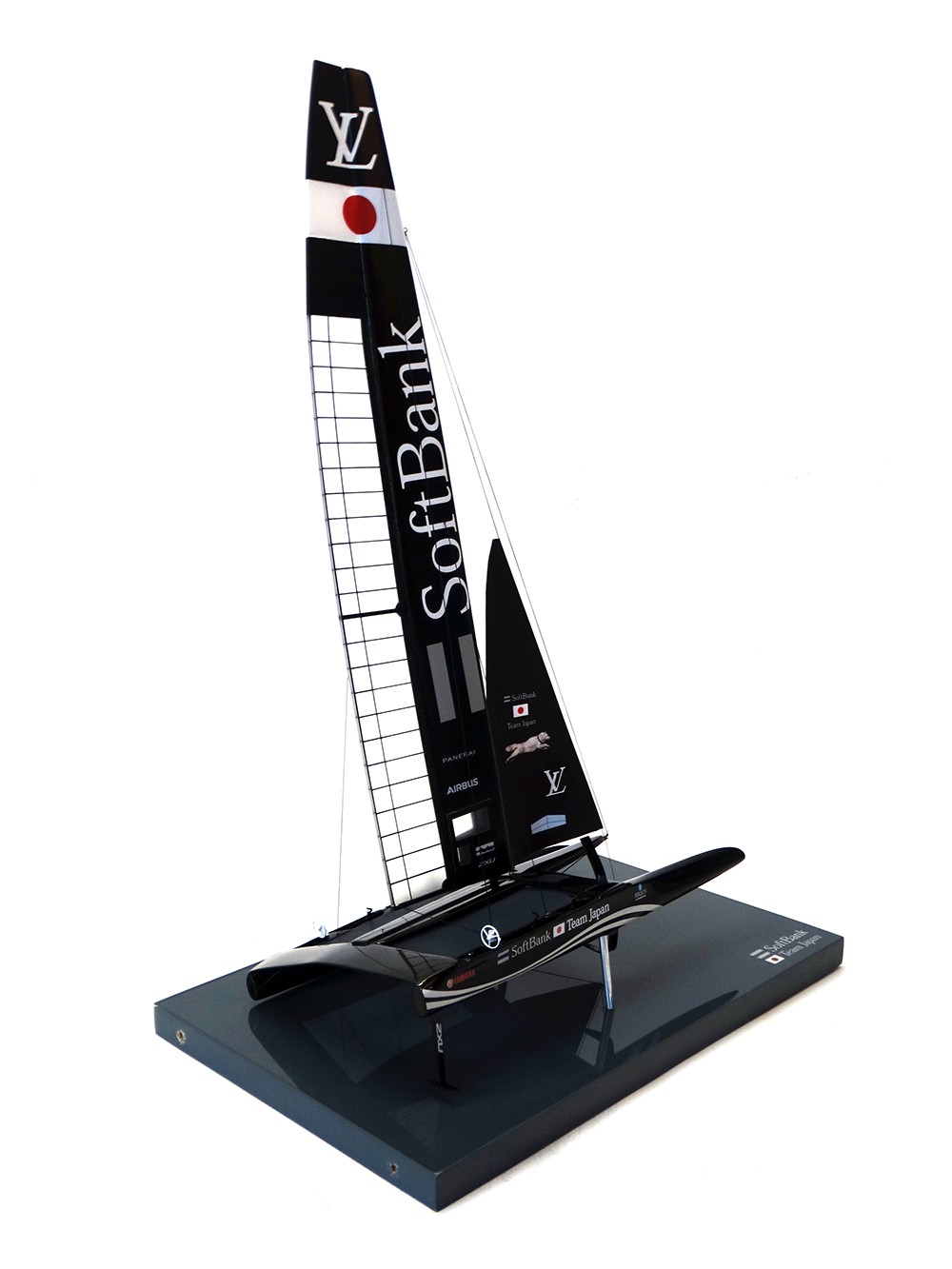 Fine Ship Models - - SoftBank Team Japan - Catamaran AC 50 - 2017 - desk model - Abordage