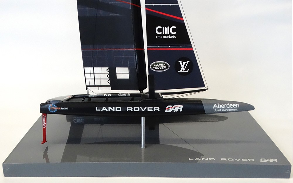 America's Cup Boats - - Land Rover BAR - Catamaran AC 50 - 2017 desk model - Abordage