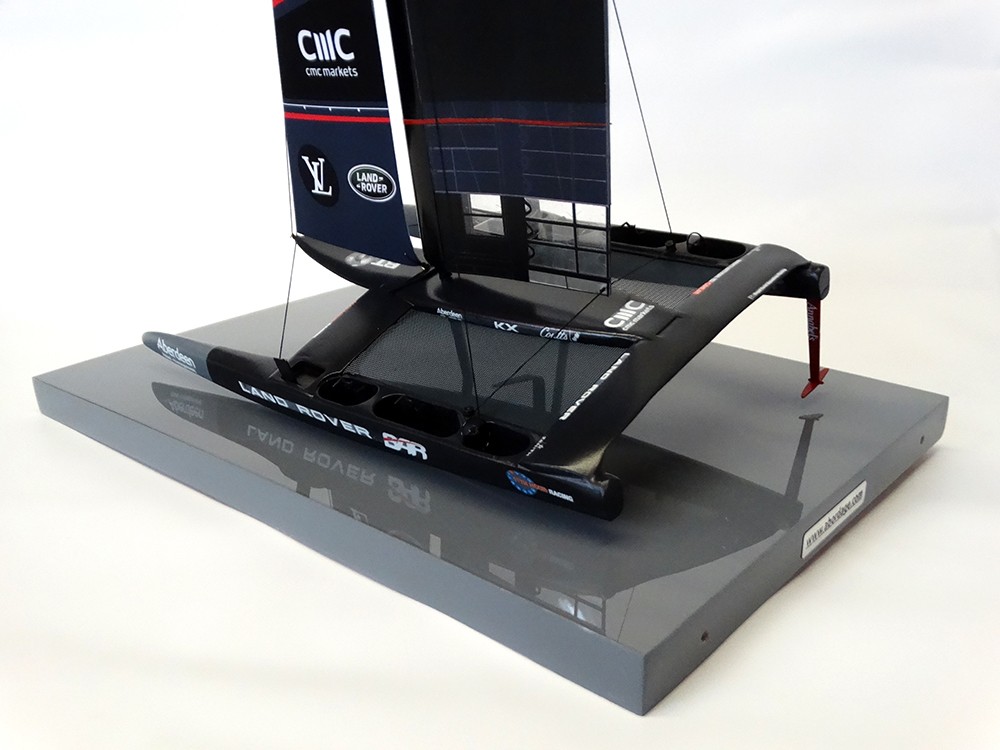 America's Cup Boats - - Land Rover BAR - Catamaran AC 50 - 2017 desk model - Abordage