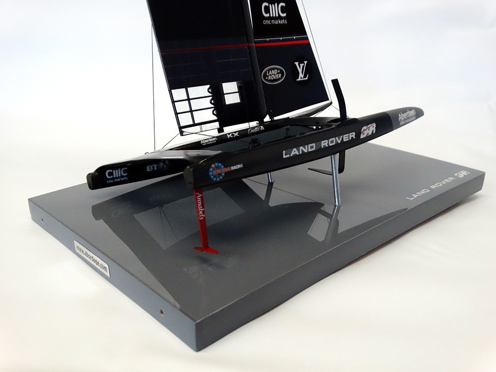 America's Cup Boats - - Land Rover BAR - Catamaran AC 50 - 2017 desk model - Abordage