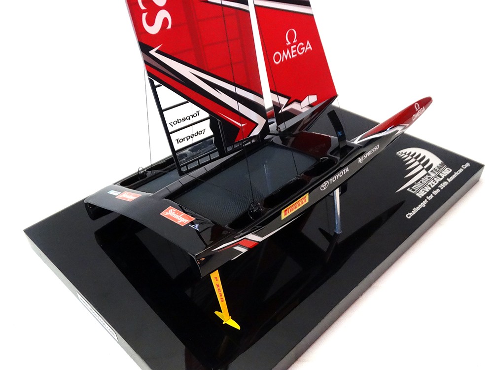 America's Cup Boats - - Emirates Team New Zealand - Catamaran AC 50 - 2017 - desk model - Abordage