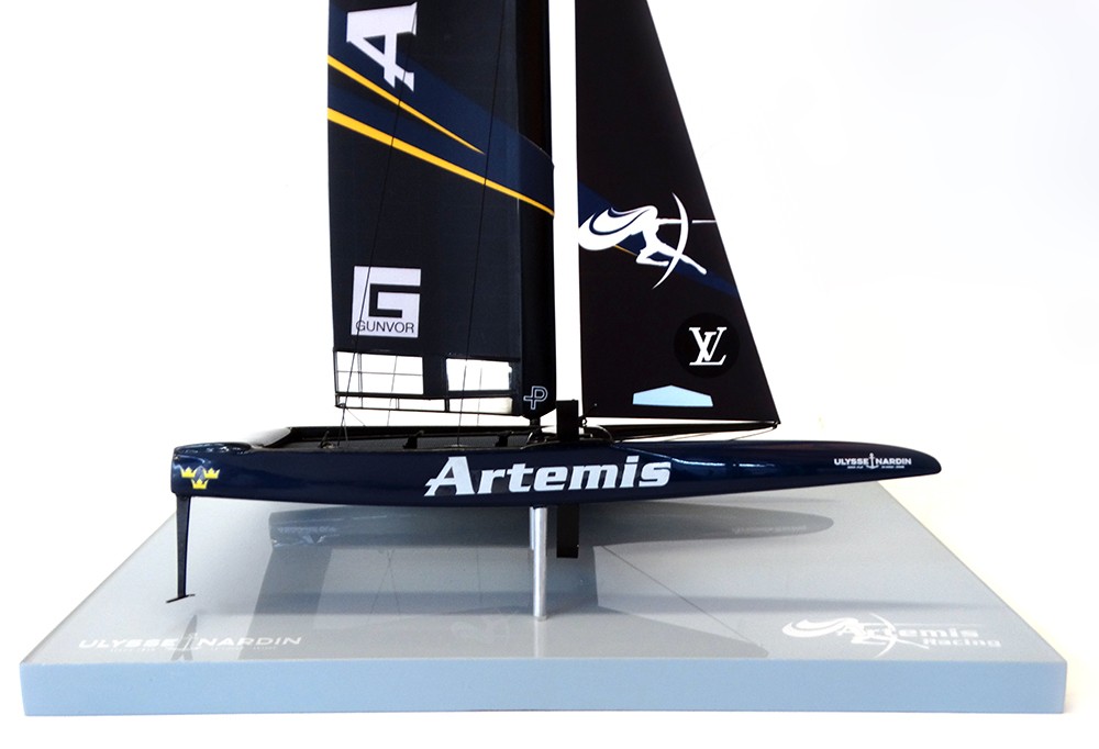 America's Cup Boats - - Artemis Racing - Catamaran AC 50 - desk model - Abordage