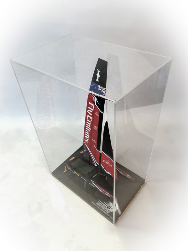 America's Cup Boats - - Emirates Team New Zealand - Catamaran AC 50 - 2017 - desk model - Abordage