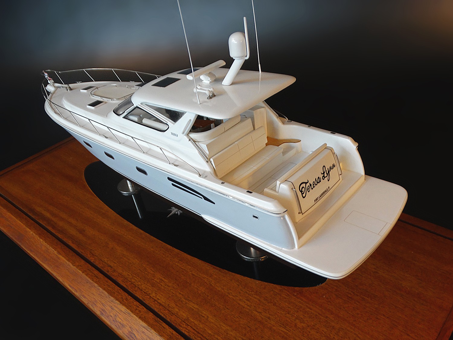 Custom Models - Tiara - Tiara 52 Cruiser custom model - Abordage