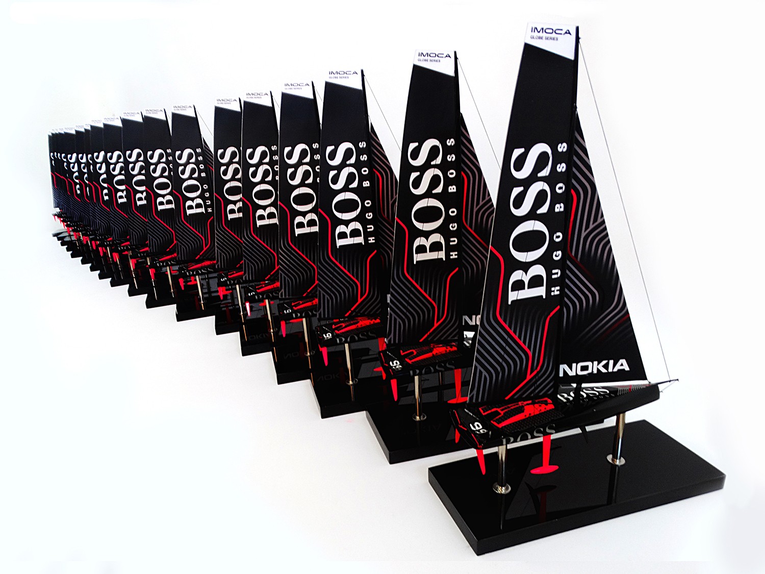 Custom Desk Models - - Alex Thomson racing's new 2020 HUGO BOSS yacht - Abordage