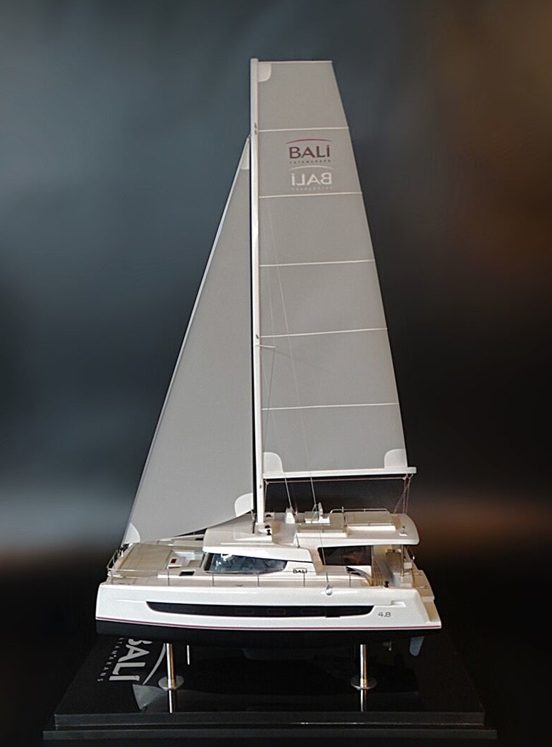 Custom Models - Catana - Bali 4.8 Catamaran custom model - Abordage