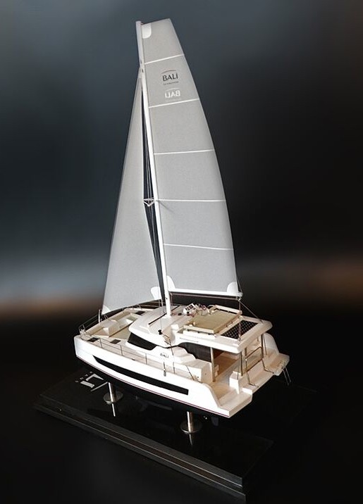 Custom Models - Catana - BALI 4.1 Voile or BALI CATSPACE catamaran custom model - Abordage