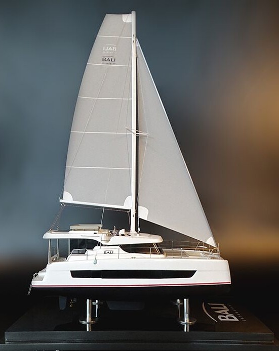 Custom Models - Catana - BALI 4.1 Voile or BALI CATSPACE catamaran custom model - Abordage