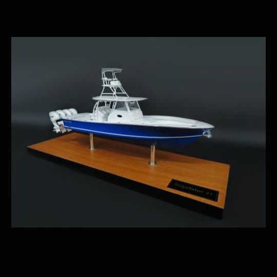 Custom Desk Models - Regulator Marine - Regulator 41 desk model - Abordage