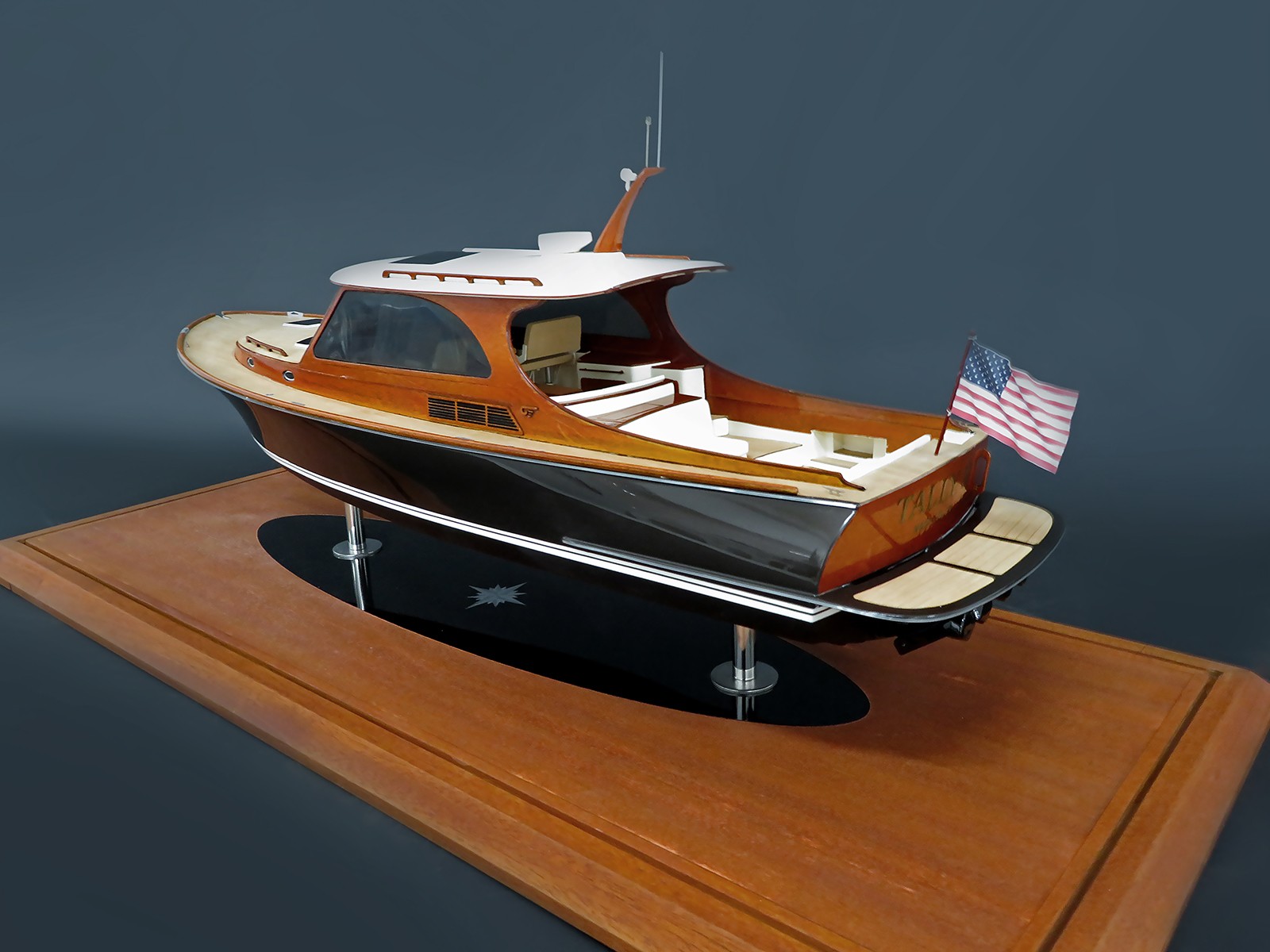 Custom Models - Hinckley - Hinckley Picnic 40 custom model - Abordage