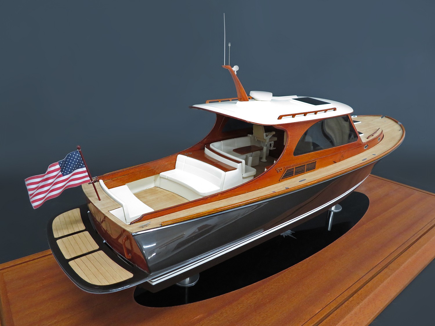 Custom Models - Hinckley - Hinckley Picnic 40 custom model - Abordage