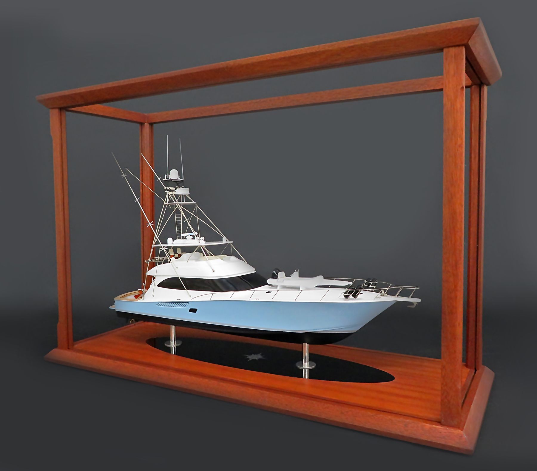 Custom Models - Viking Yachts - Viking 82 large custom model - Abordage