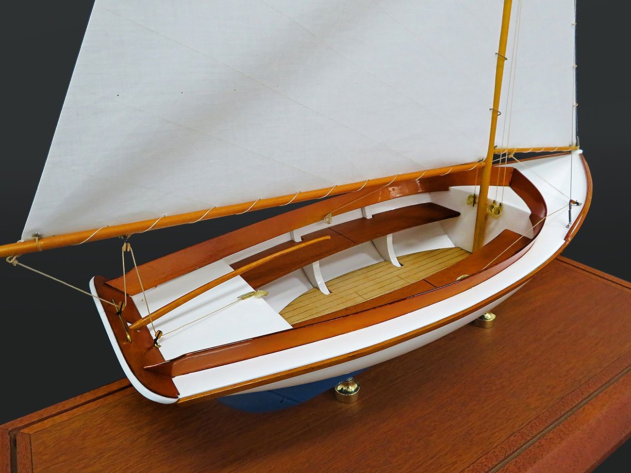 Custom Models - - Herreshoff 12 1/2 customized ship model - Abordage