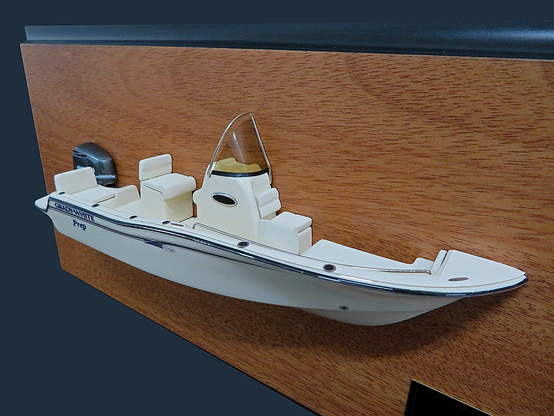 Custom Half Models - - Grady-White Fisherman 216 custom model with deck details - Abordage