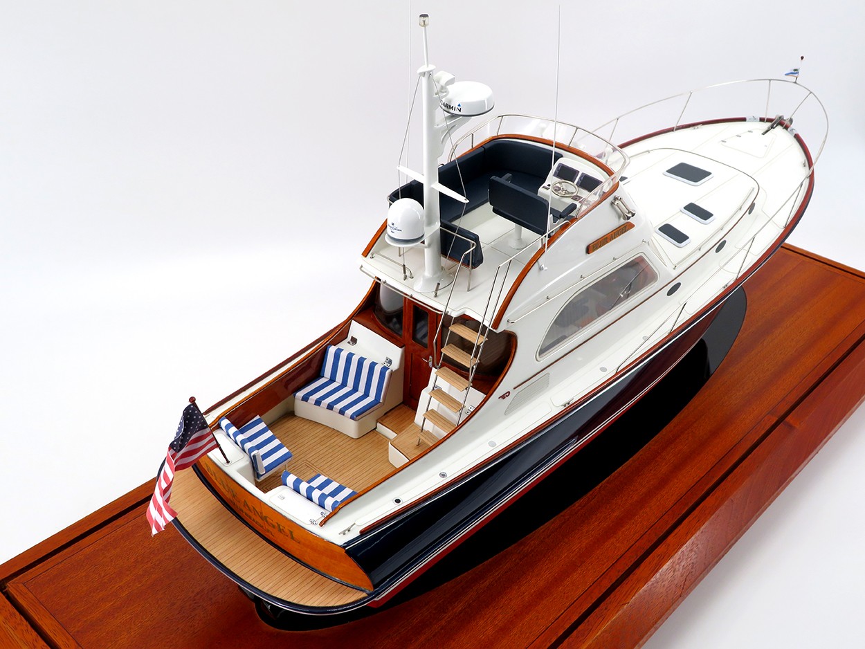 Custom Models - Hinckley - Hinckley Talaria 44 Flybridge custom model - Abordage