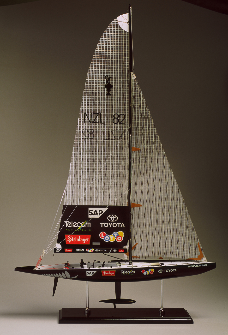 America's Cup Boats - - Team New Zealand 2003 - Abordage