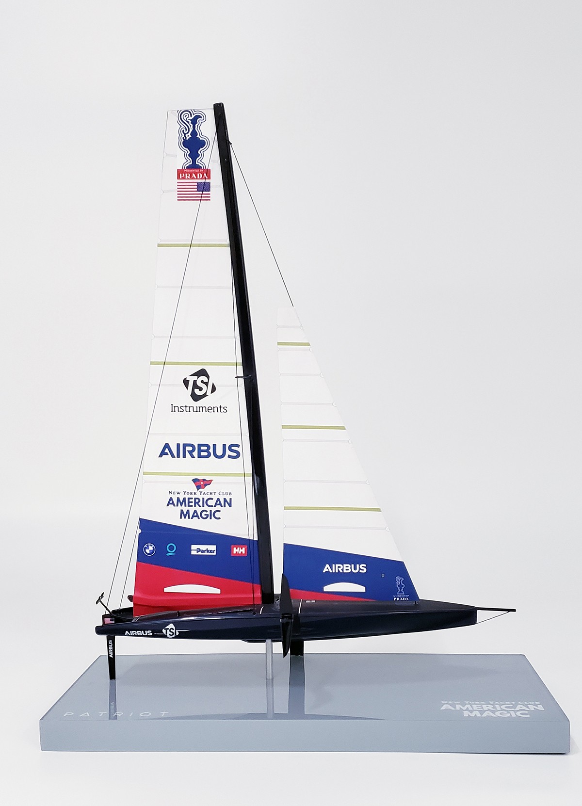 America's Cup Boats - - AC 75 PATRIOT desk model 2021 MN-A100 - Abordage