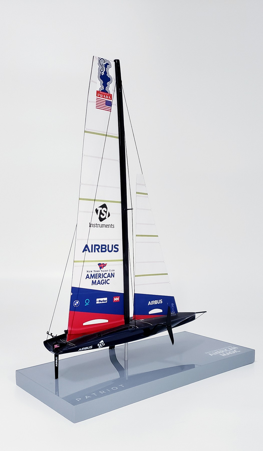 America's Cup Boats - - AC 75 PATRIOT desk model 2021 MN-A100 - Abordage