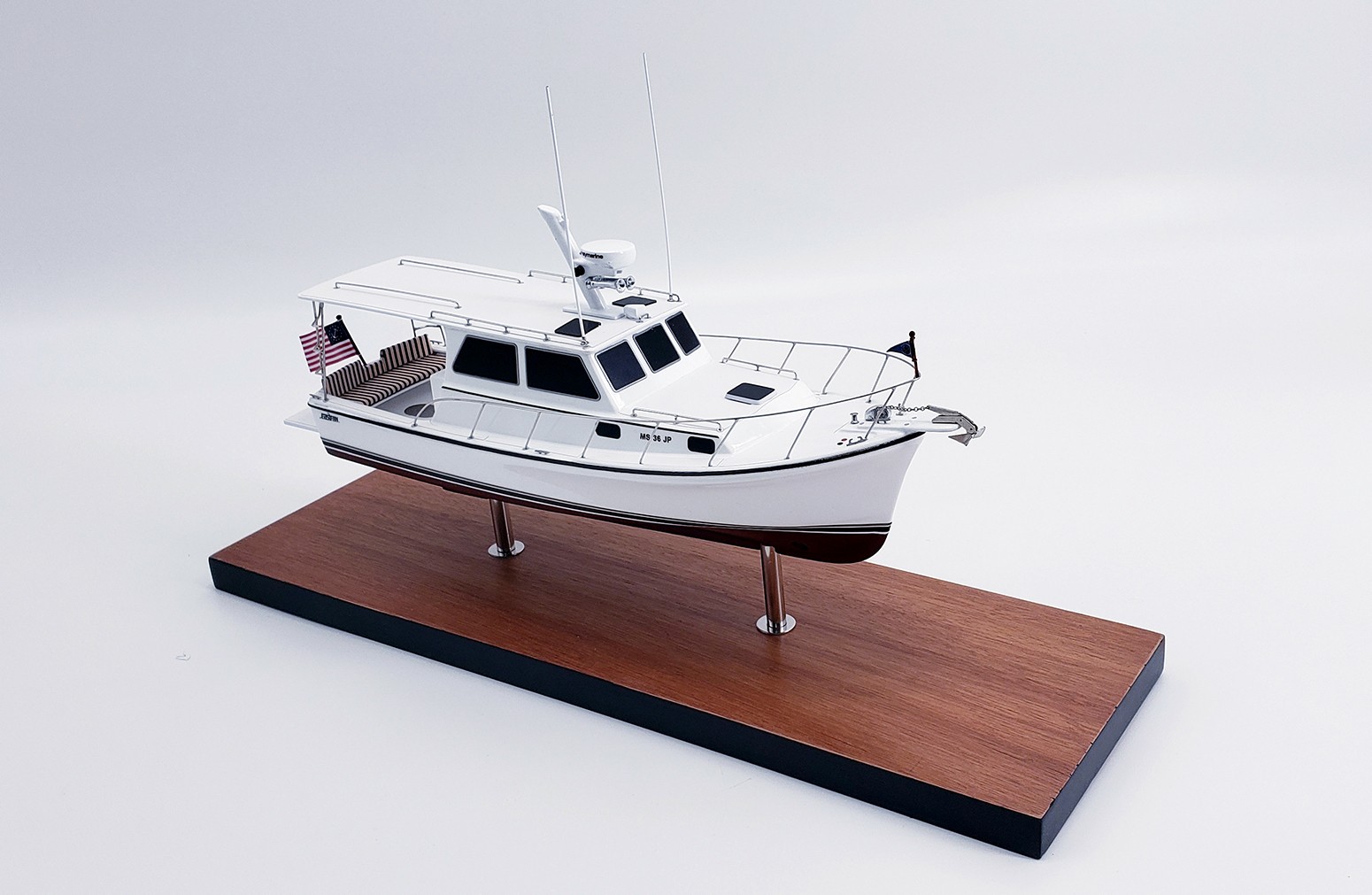 Custom Desk Models - - Eastern 31 desk model - Abordage