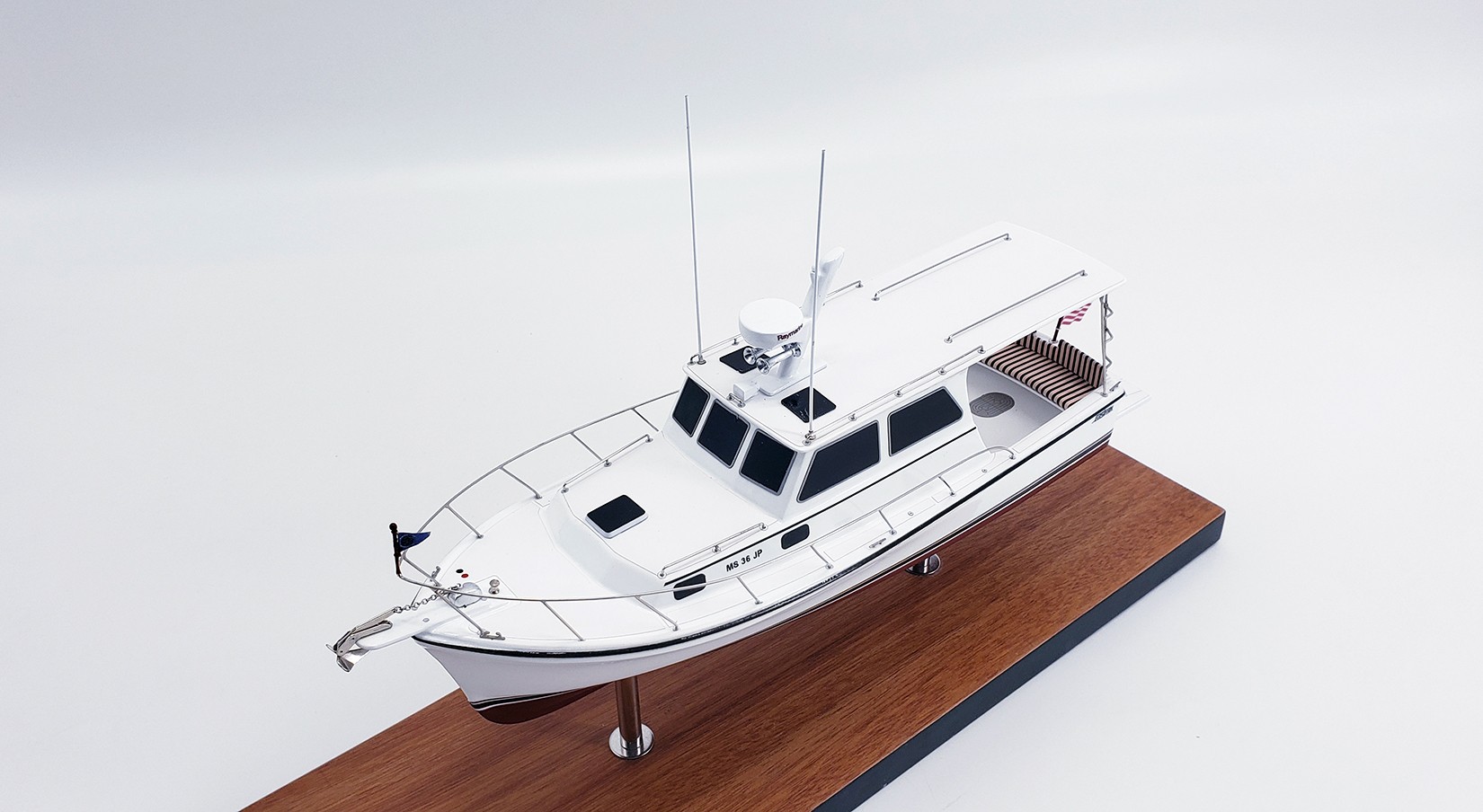 Custom Desk Models - - Eastern 31 desk model - Abordage