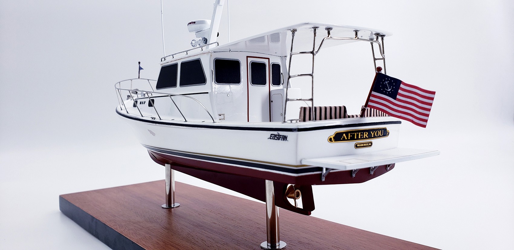 Custom Desk Models - - Eastern 31 desk model - Abordage