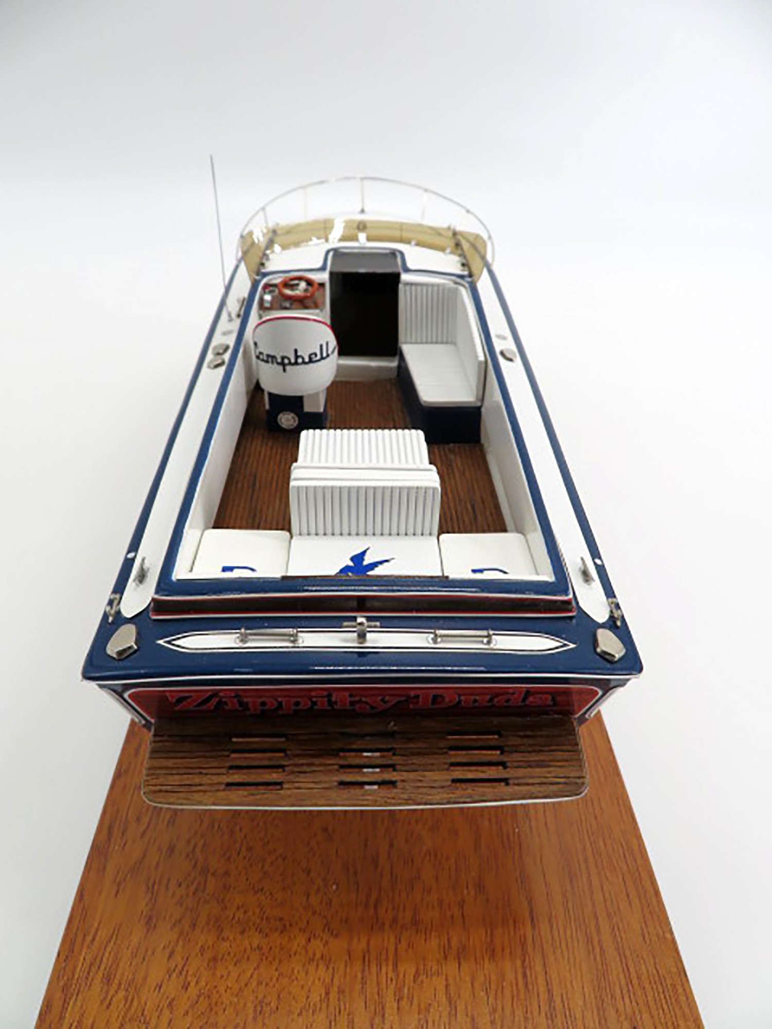 Custom Models - - Campbell 24 custom desk model - Abordage
