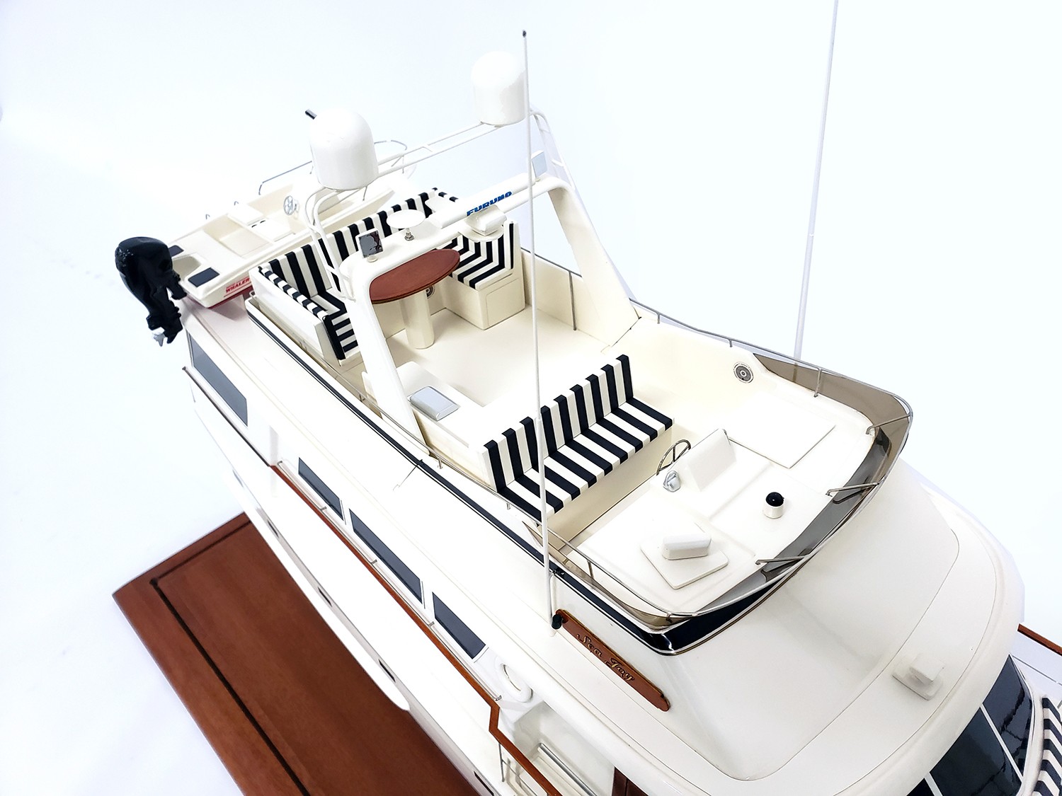 Custom Models - Hatteras - Hatteras 58 MY custom model - Abordage