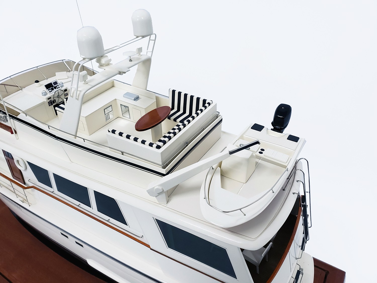 Custom Models - Hatteras - Hatteras 58 MY custom model - Abordage