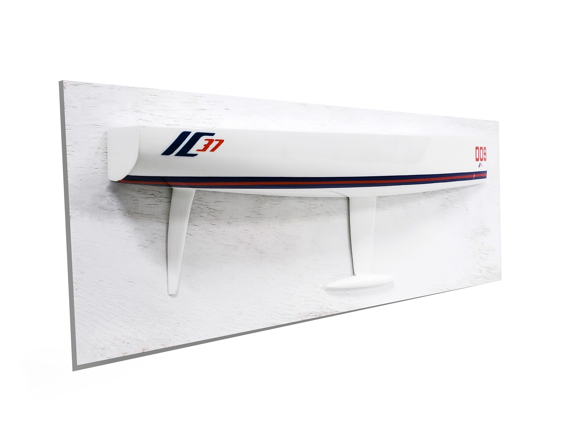 Custom Half Models - Melges - Melges IC37 half hull built out of wood and no backboard - Abordage