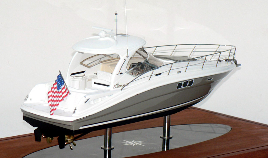 Custom Models - Sea Ray - Sea Ray 40 Sundancer "Family Affair" - Abordage