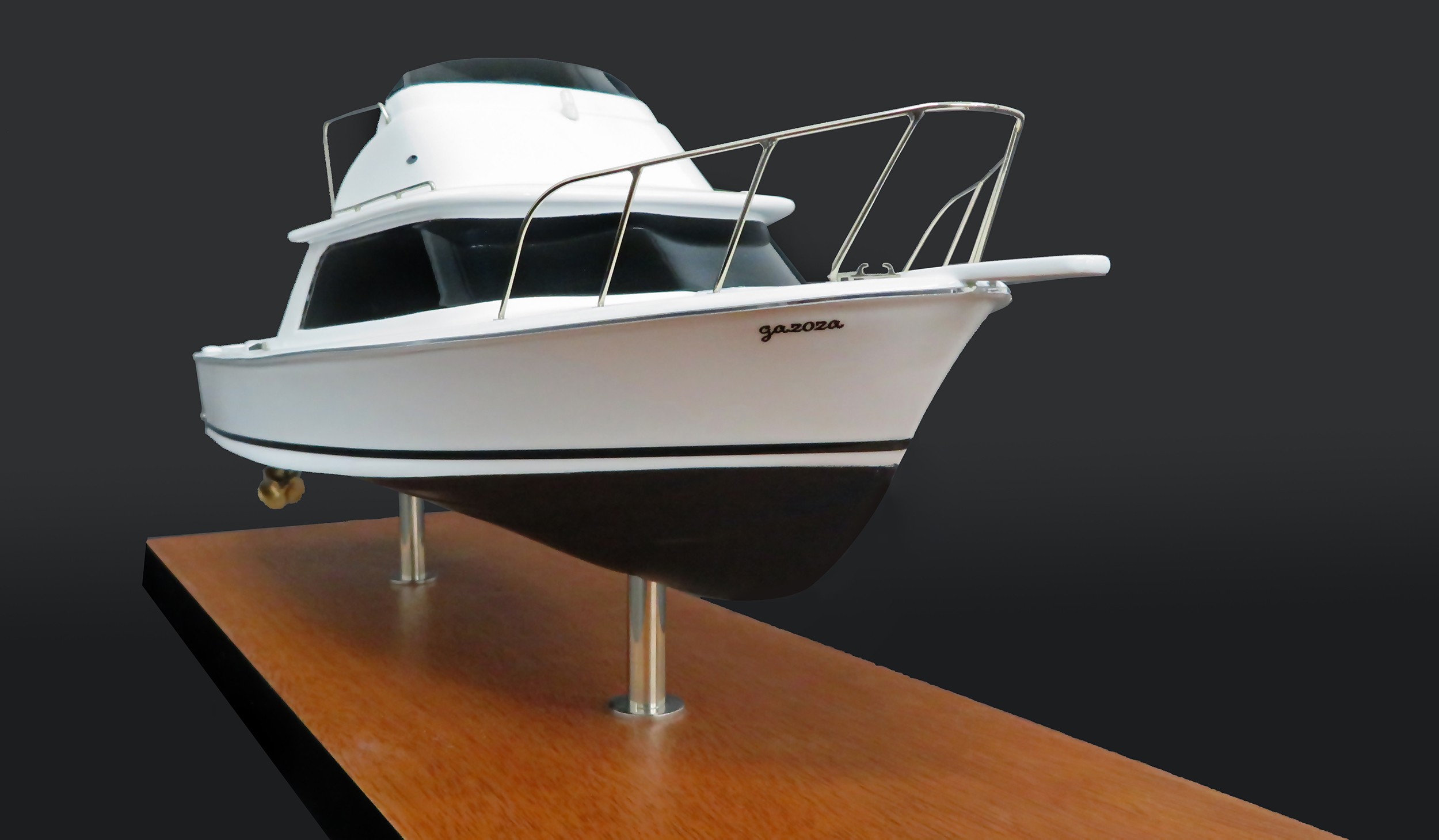 Custom Desk Models - Bertram - Bertram 31 desk model - Abordage