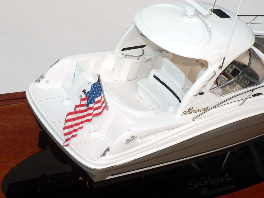 Custom Models - Sea Ray - Sea Ray 40 Sundancer "Family Affair" - Abordage