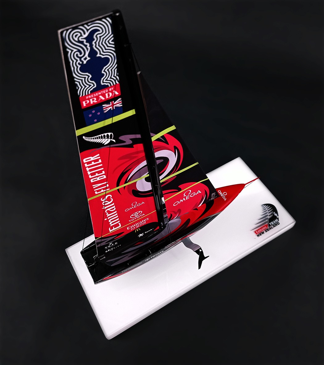Desk Models - - AC 75 Te Rehutai Emirates Team New Zealand desk model 2021 MN-A101 - Abordage