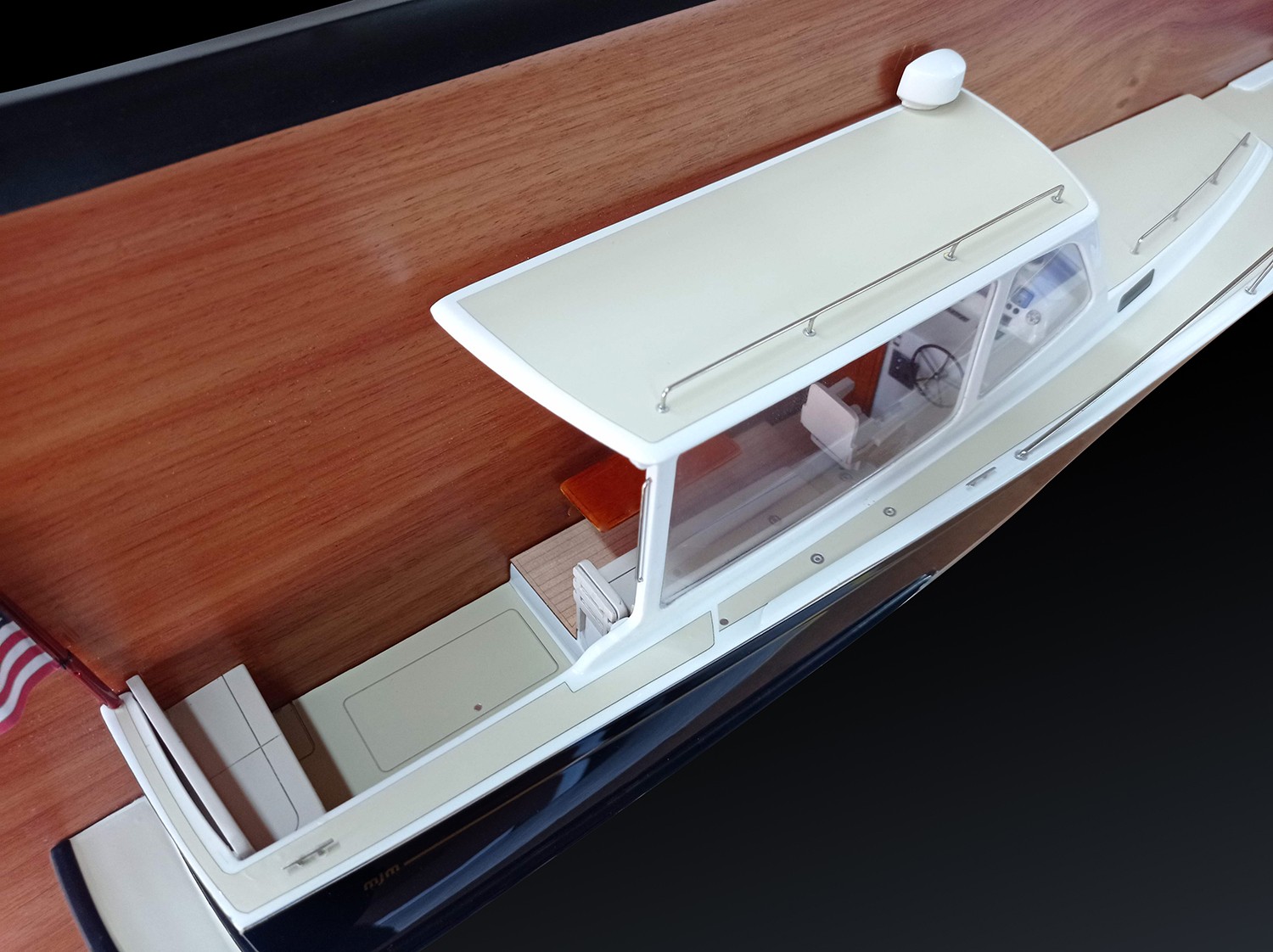 Custom Half Models - MJM - MJM 34z custom half model with deck details - Abordage