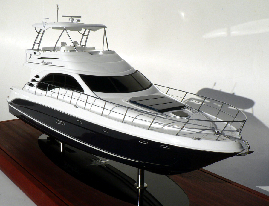Custom Models - Sea Ray - Sea Ray 58 Sedan Bridge "Per Vita" - Abordage