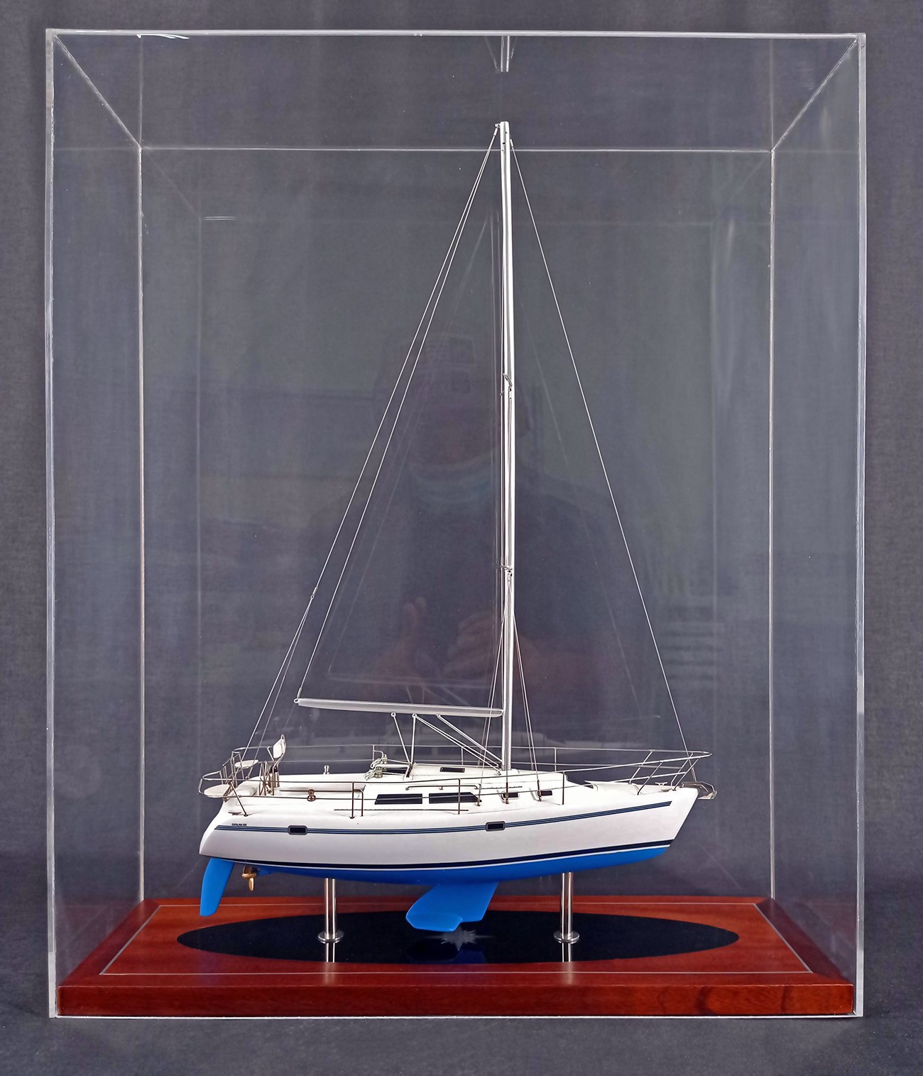 Custom Desk Models - Catalina - Catalina 320 desk model - Abordage