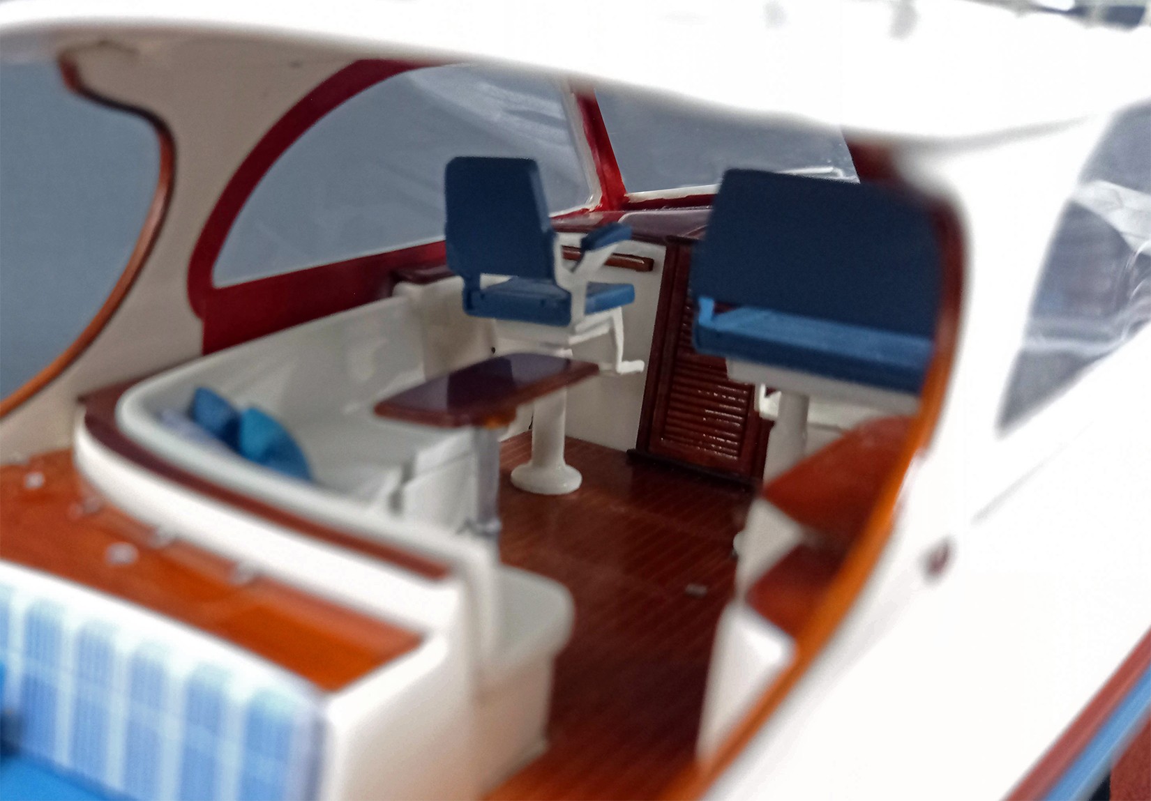 Custom Desk Models - Hinckley - Hinckley Picnic 40 custom desk model - Abordage