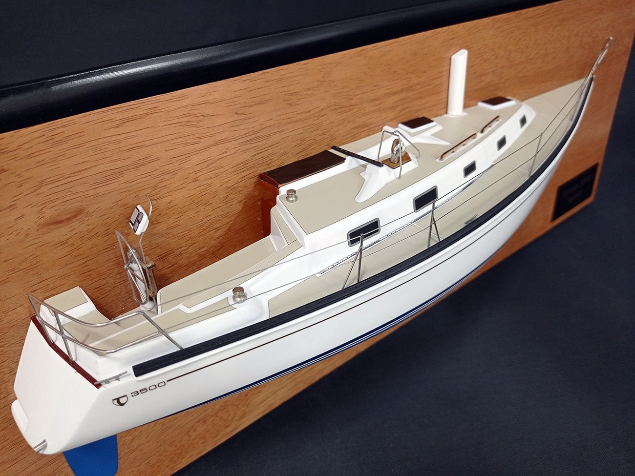 Custom Half Models - Tartan - Tartan 3500 custom half model with deck details - Abordage