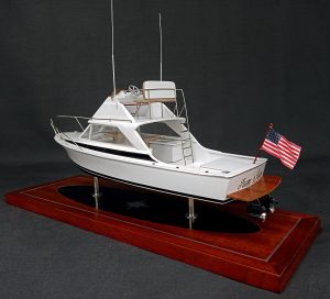 Custom Desk Models - Bertram - Bertram 26 Flybridge custom desk model - Abordage